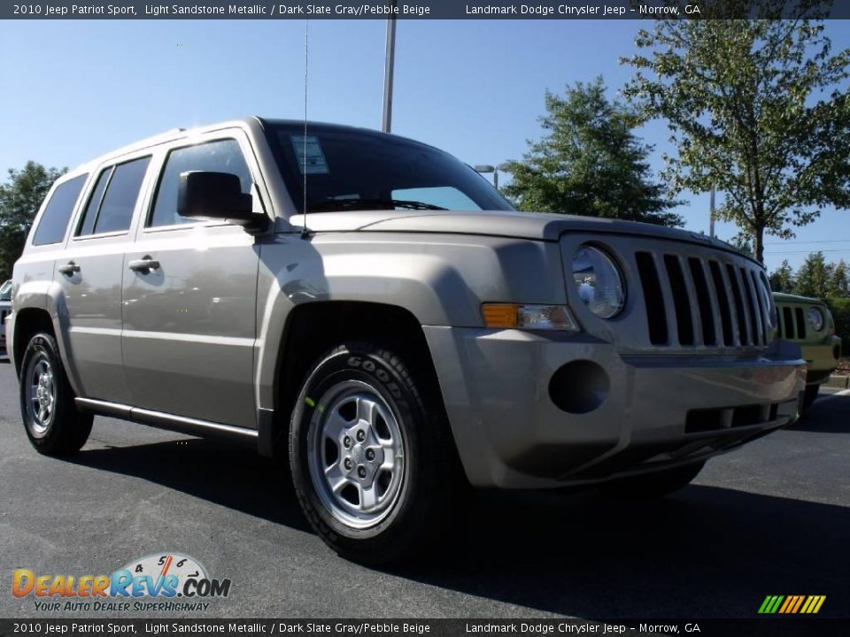 2010 Jeep Patriot Sport Light Sandstone Metallic / Dark Slate Gray/Pebble Beige Photo #4