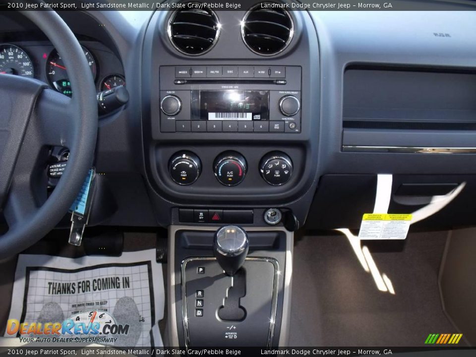 2010 Jeep Patriot Sport Light Sandstone Metallic / Dark Slate Gray/Pebble Beige Photo #11