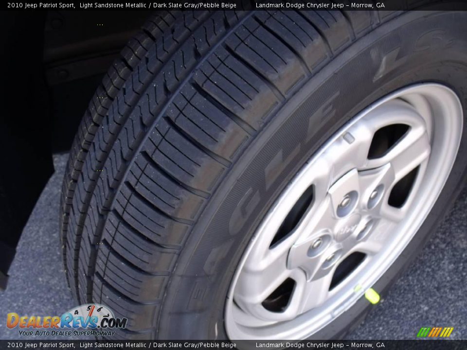 2010 Jeep Patriot Sport Light Sandstone Metallic / Dark Slate Gray/Pebble Beige Photo #14