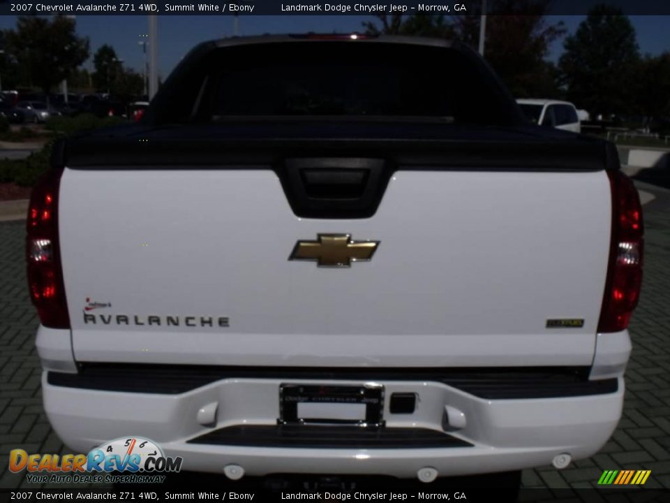 2007 Chevrolet Avalanche Z71 4WD Summit White / Ebony Photo #4