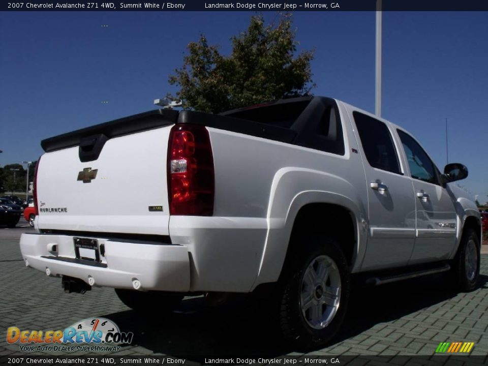2007 Chevrolet Avalanche Z71 4WD Summit White / Ebony Photo #5