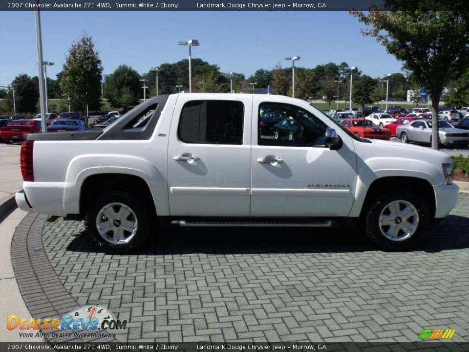 2007 Chevrolet Avalanche Z71 4WD Summit White / Ebony Photo #6