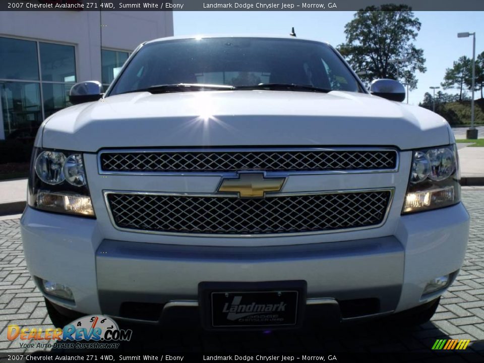 2007 Chevrolet Avalanche Z71 4WD Summit White / Ebony Photo #8