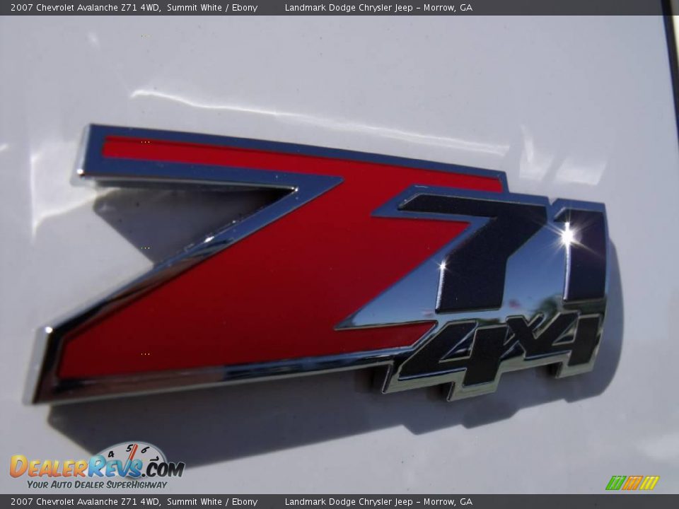 2007 Chevrolet Avalanche Z71 4WD Summit White / Ebony Photo #11