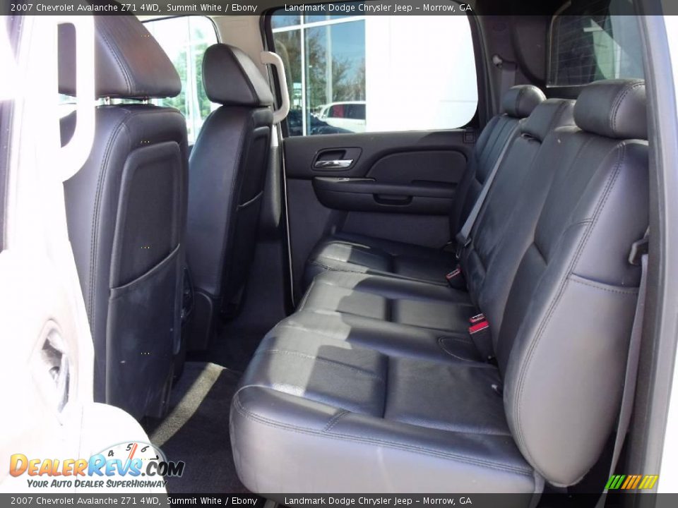 2007 Chevrolet Avalanche Z71 4WD Summit White / Ebony Photo #14