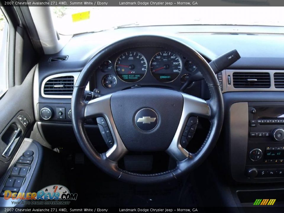 2007 Chevrolet Avalanche Z71 4WD Summit White / Ebony Photo #21