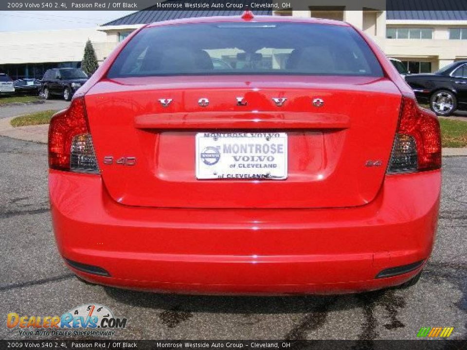 2009 Volvo S40 2.4i Passion Red / Off Black Photo #4