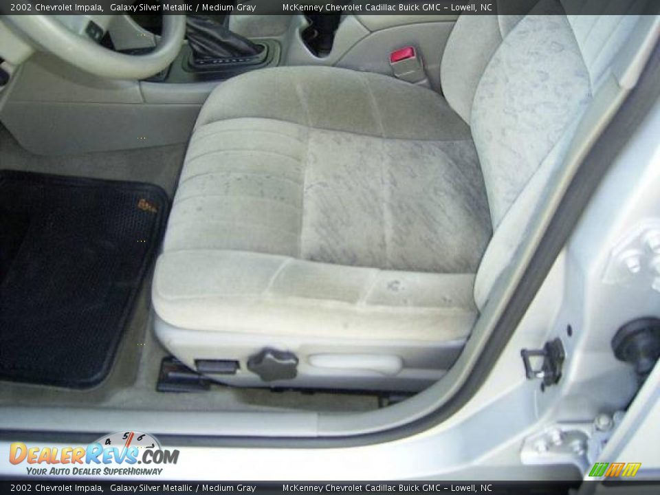 2002 Chevrolet Impala Galaxy Silver Metallic / Medium Gray Photo #8