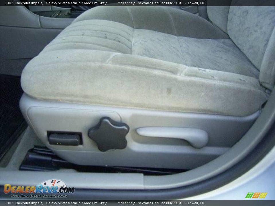 2002 Chevrolet Impala Galaxy Silver Metallic / Medium Gray Photo #9