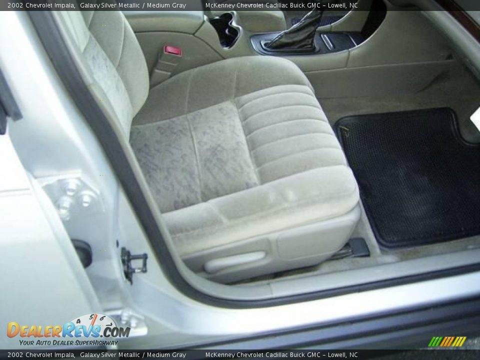 2002 Chevrolet Impala Galaxy Silver Metallic / Medium Gray Photo #14