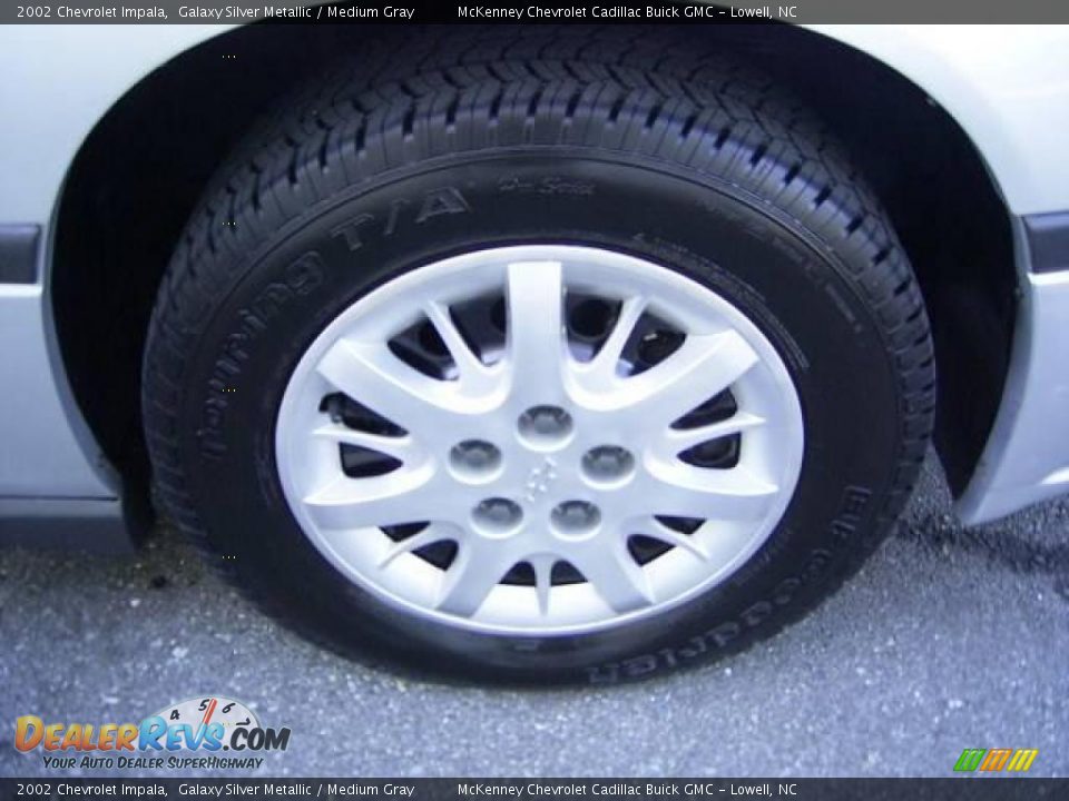 2002 Chevrolet Impala Galaxy Silver Metallic / Medium Gray Photo #17