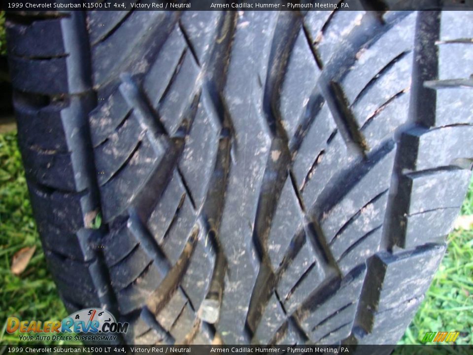 1999 Chevrolet Suburban K1500 LT 4x4 Victory Red / Neutral Photo #31