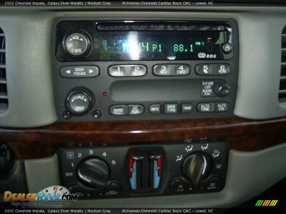 2002 Chevrolet Impala Galaxy Silver Metallic / Medium Gray Photo #23