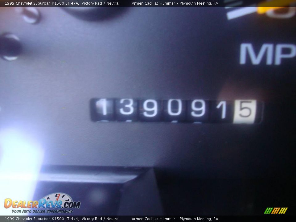 1999 Chevrolet Suburban K1500 LT 4x4 Victory Red / Neutral Photo #35