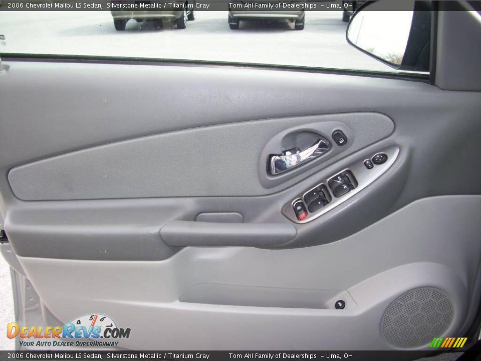 2006 Chevrolet Malibu LS Sedan Silverstone Metallic / Titanium Gray Photo #12