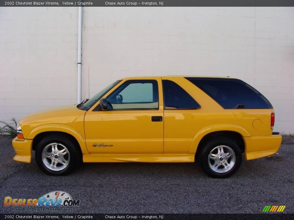 2002 Chevrolet Blazer Xtreme Yellow / Graphite Photo #2