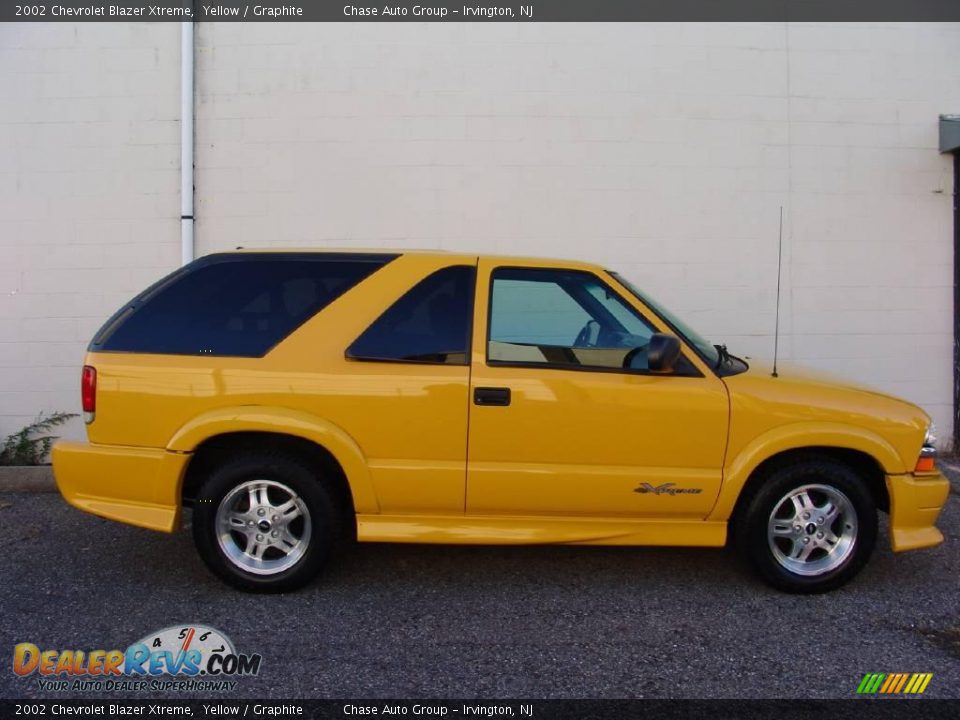 2002 Chevrolet Blazer Xtreme Yellow / Graphite Photo #3