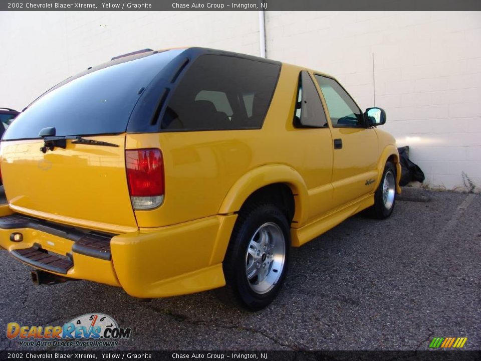2002 Chevrolet Blazer Xtreme Yellow / Graphite Photo #9