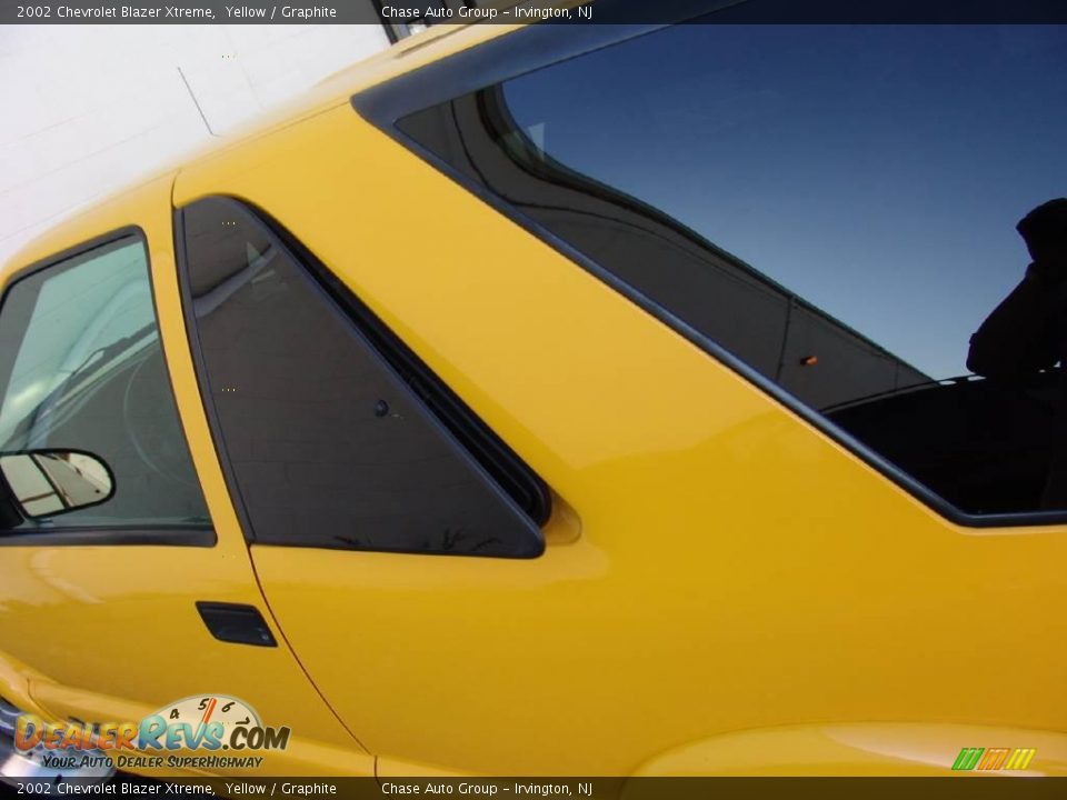 2002 Chevrolet Blazer Xtreme Yellow / Graphite Photo #13