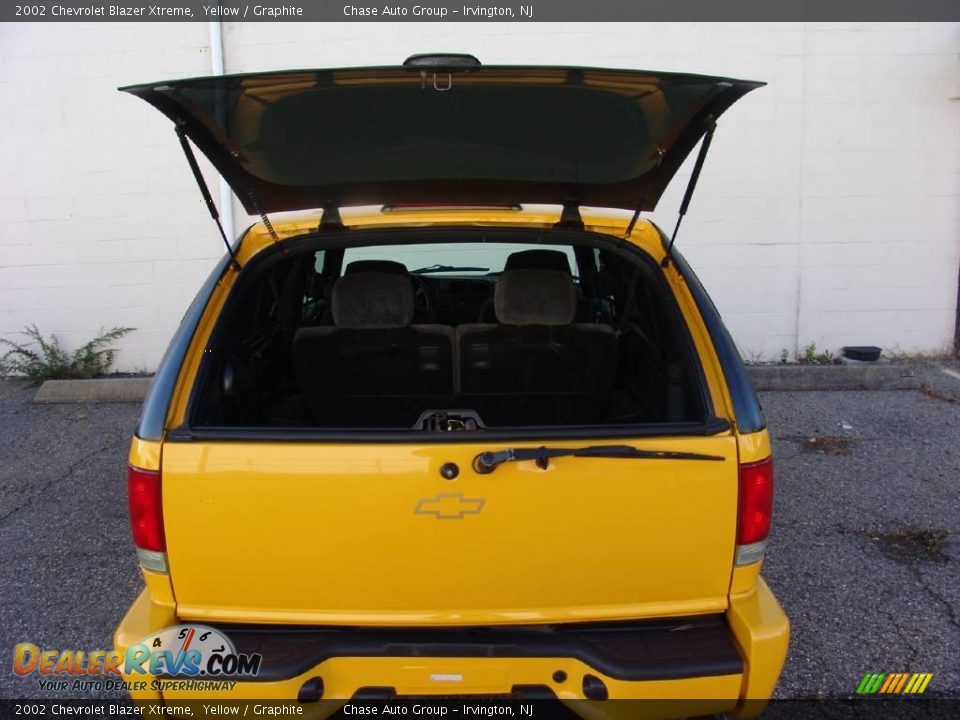 2002 Chevrolet Blazer Xtreme Yellow / Graphite Photo #14