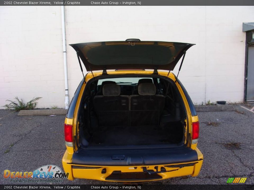 2002 Chevrolet Blazer Xtreme Yellow / Graphite Photo #15