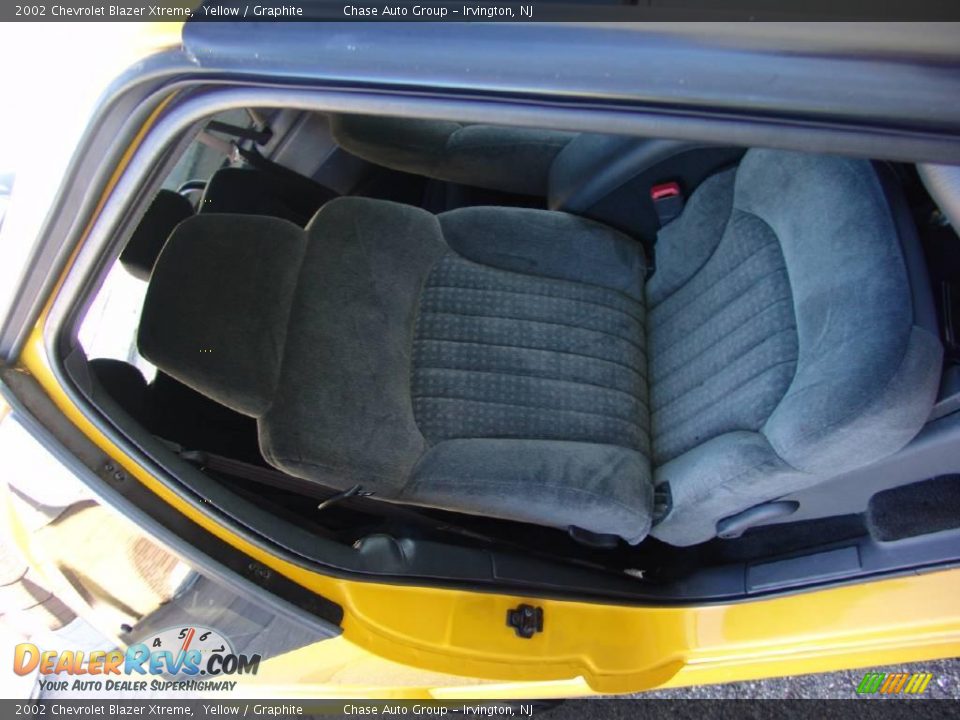 2002 Chevrolet Blazer Xtreme Yellow / Graphite Photo #19