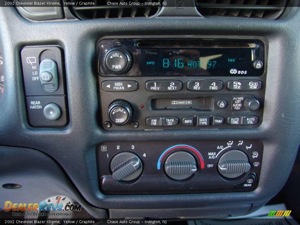 2002 Chevrolet Blazer Xtreme Yellow / Graphite Photo #25