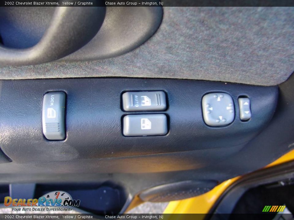 2002 Chevrolet Blazer Xtreme Yellow / Graphite Photo #26