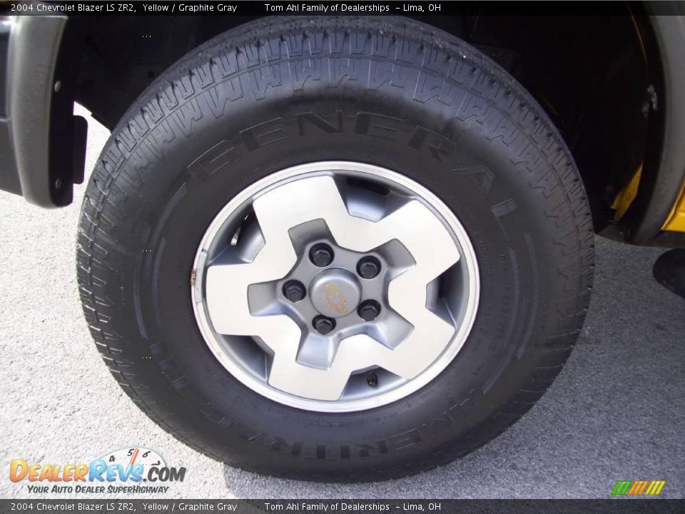 2004 Chevrolet Blazer LS ZR2 Yellow / Graphite Gray Photo #9