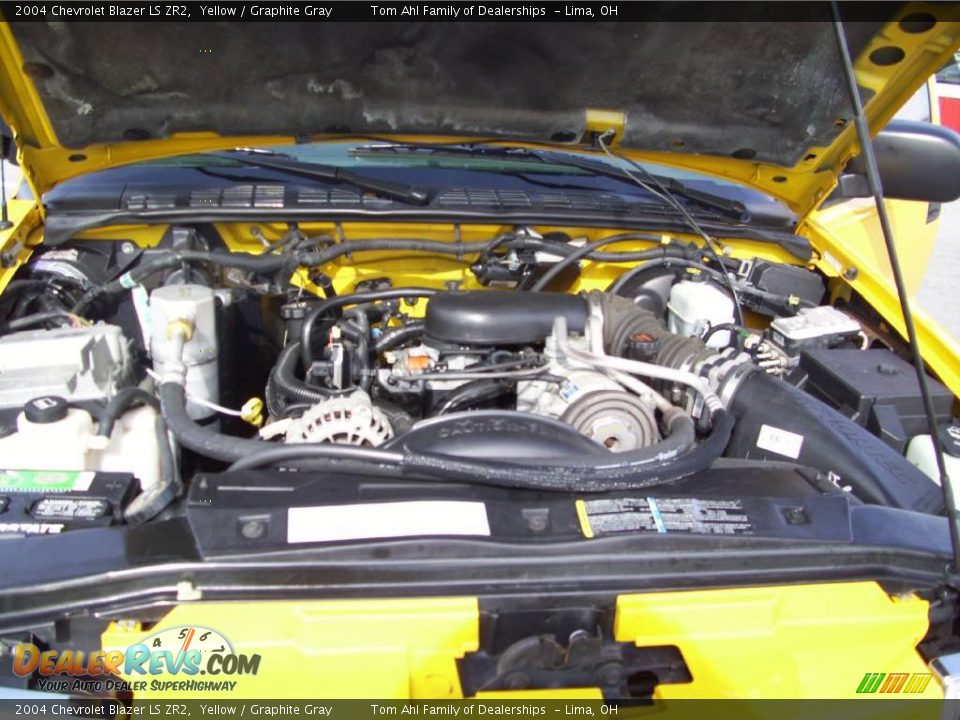 2004 Chevrolet Blazer LS ZR2 Yellow / Graphite Gray Photo #10