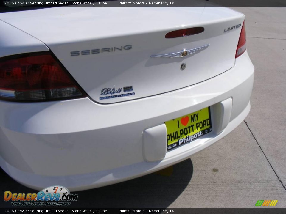 2006 Chrysler Sebring Limited Sedan Stone White / Taupe Photo #25