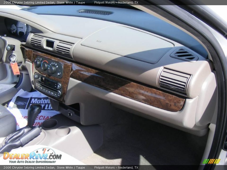 2006 Chrysler Sebring Limited Sedan Stone White / Taupe Photo #28