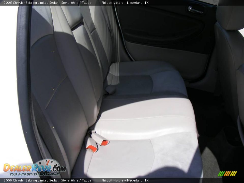 2006 Chrysler Sebring Limited Sedan Stone White / Taupe Photo #32