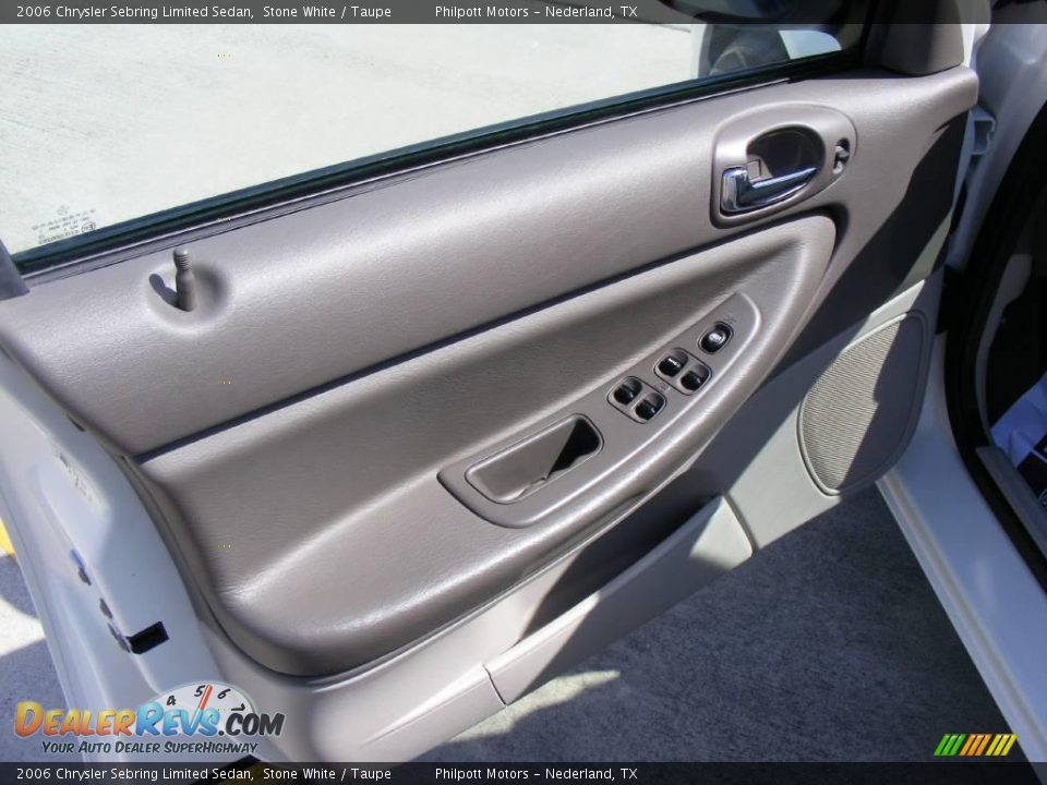 2006 Chrysler Sebring Limited Sedan Stone White / Taupe Photo #36