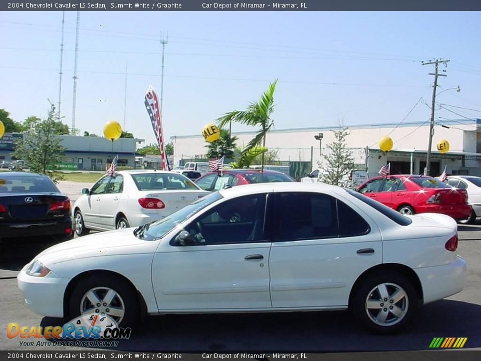2004 Chevrolet Cavalier LS Sedan Summit White / Graphite Photo #6