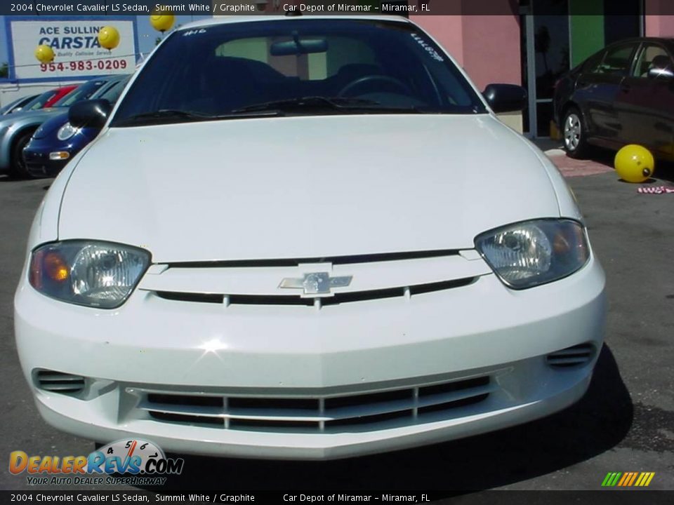 2004 Chevrolet Cavalier LS Sedan Summit White / Graphite Photo #8