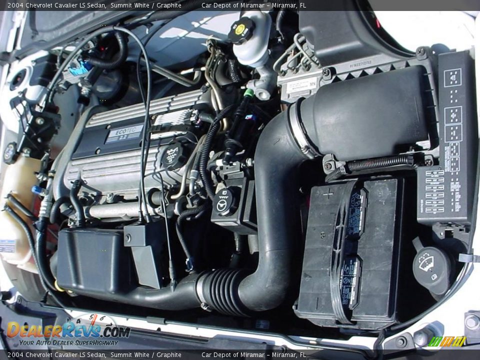 2004 Chevrolet Cavalier LS Sedan Summit White / Graphite Photo #15