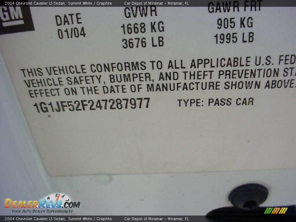 2004 Chevrolet Cavalier LS Sedan Summit White / Graphite Photo #17