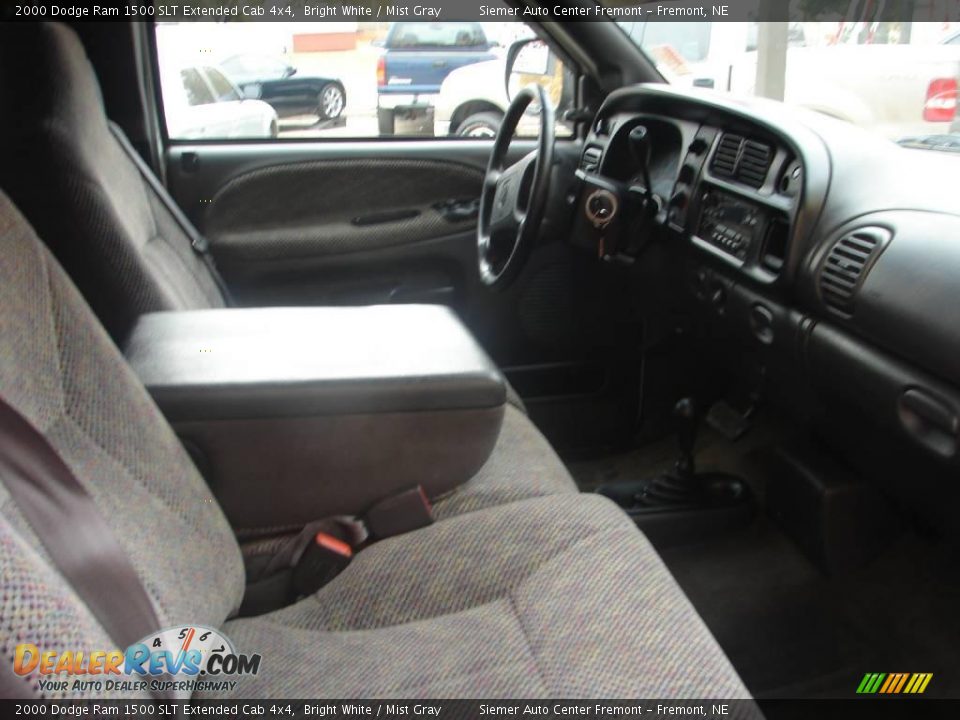 2000 Dodge Ram 1500 SLT Extended Cab 4x4 Bright White / Mist Gray Photo #5