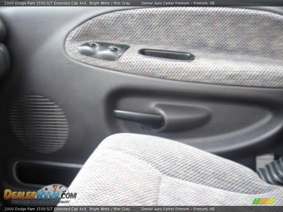 2000 Dodge Ram 1500 SLT Extended Cab 4x4 Bright White / Mist Gray Photo #10