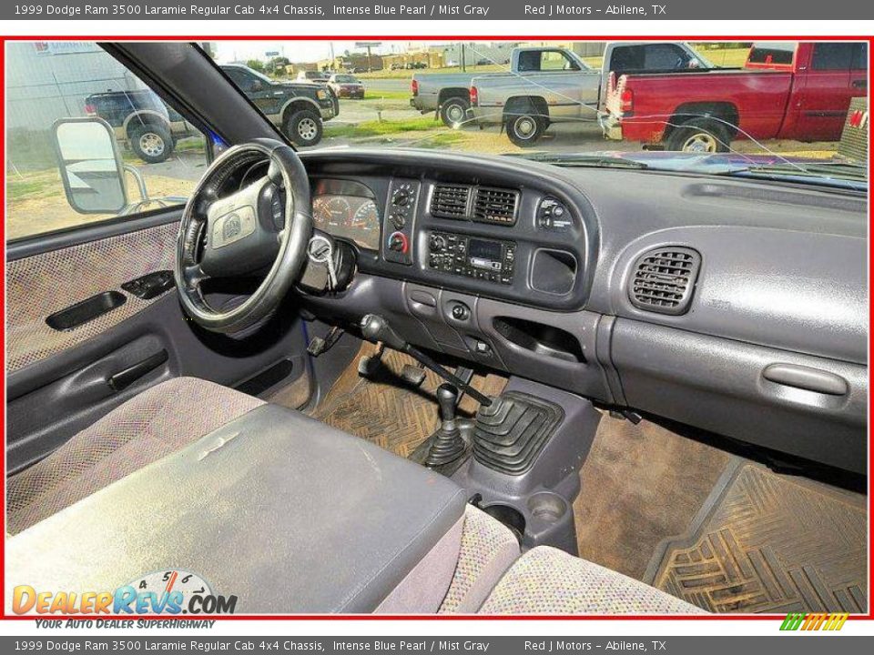 1999 Dodge Ram 3500 Laramie Regular Cab 4x4 Chassis Intense Blue Pearl / Mist Gray Photo #16