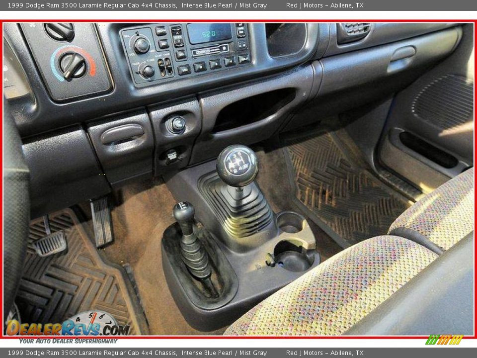 1999 Dodge Ram 3500 Laramie Regular Cab 4x4 Chassis Intense Blue Pearl / Mist Gray Photo #20