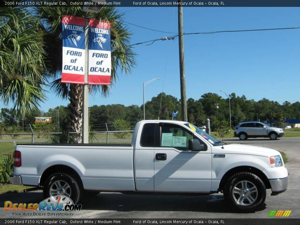 2006 Ford F150 XLT Regular Cab Oxford White / Medium Flint Photo #2