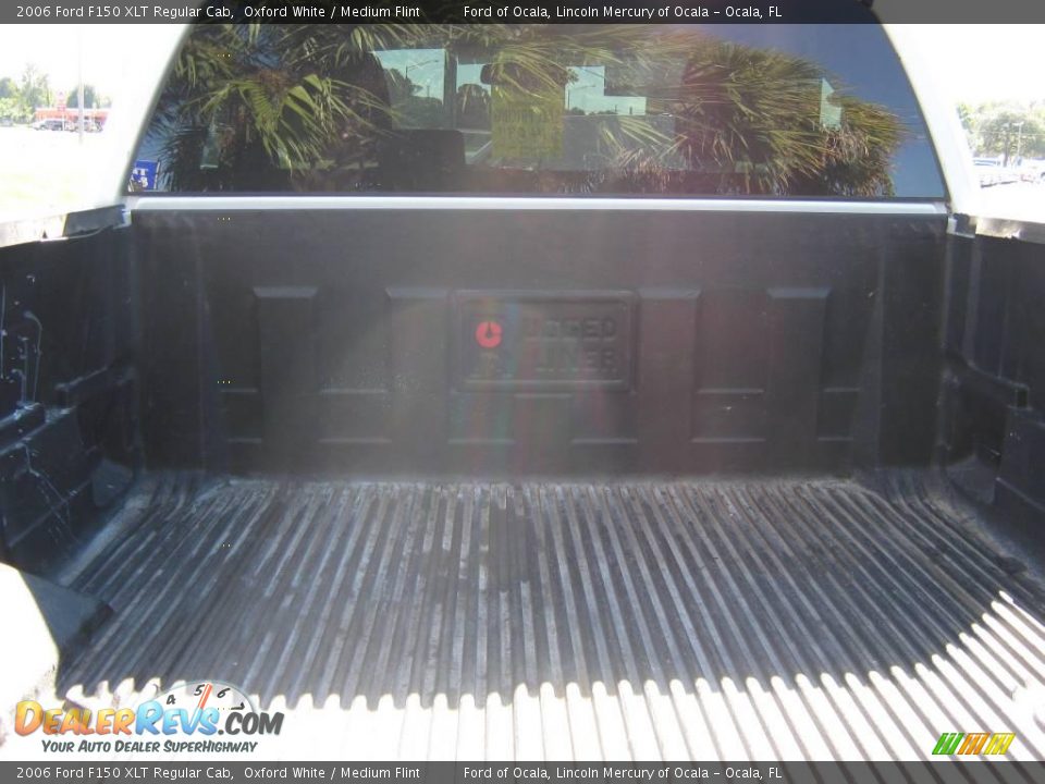 2006 Ford F150 XLT Regular Cab Oxford White / Medium Flint Photo #24