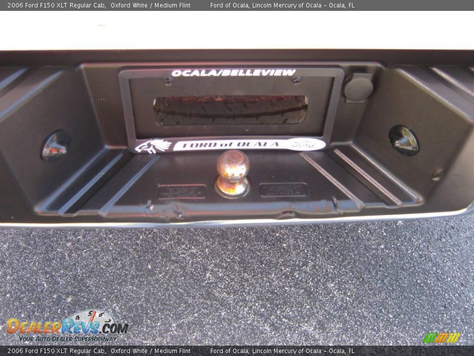 2006 Ford F150 XLT Regular Cab Oxford White / Medium Flint Photo #25