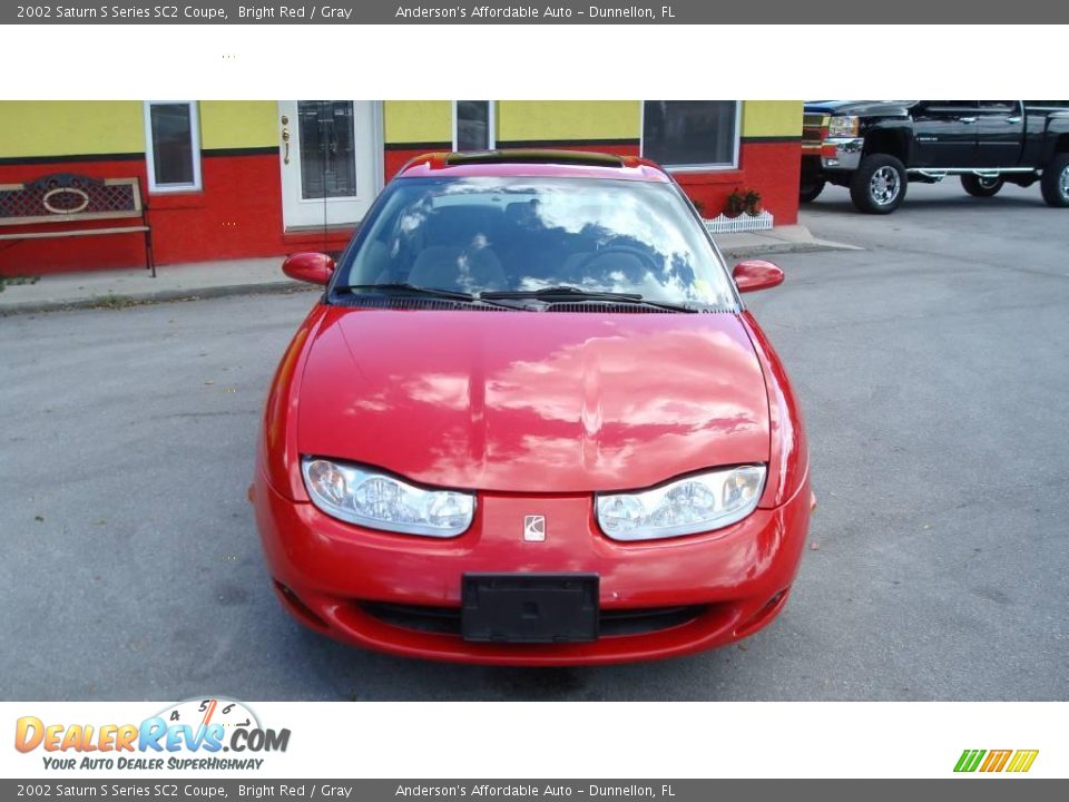 2002 Saturn S Series SC2 Coupe Bright Red / Gray Photo #2