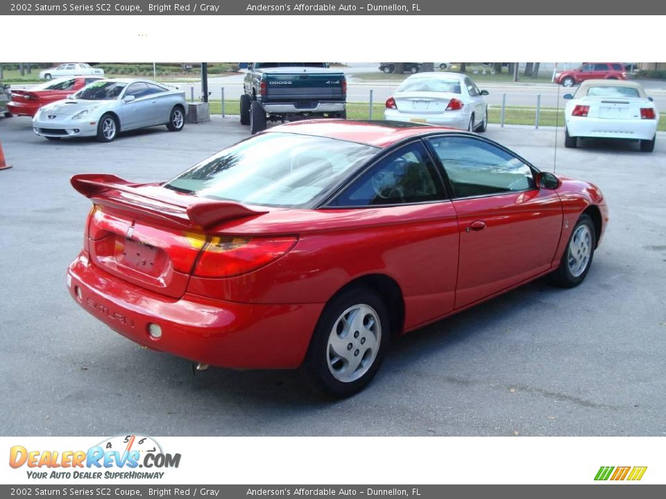 2002 Saturn S Series SC2 Coupe Bright Red / Gray Photo #5