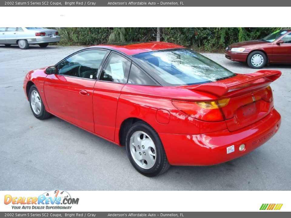 2002 Saturn S Series SC2 Coupe Bright Red / Gray Photo #7