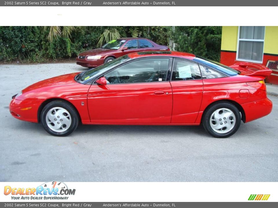 2002 Saturn S Series SC2 Coupe Bright Red / Gray Photo #8