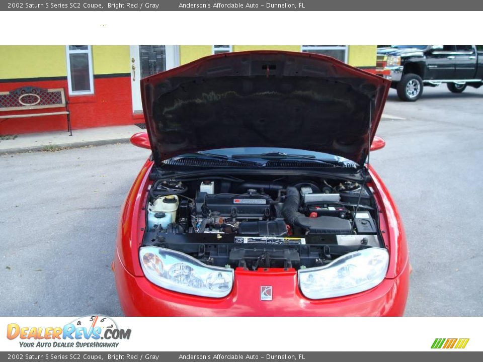 2002 Saturn S Series SC2 Coupe Bright Red / Gray Photo #23